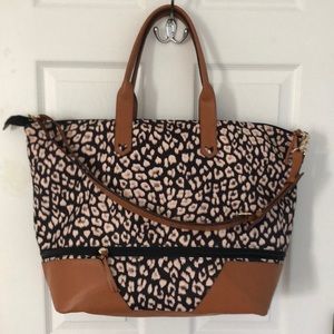 Stella & Dot GetawayTravel Bag Leopard Print